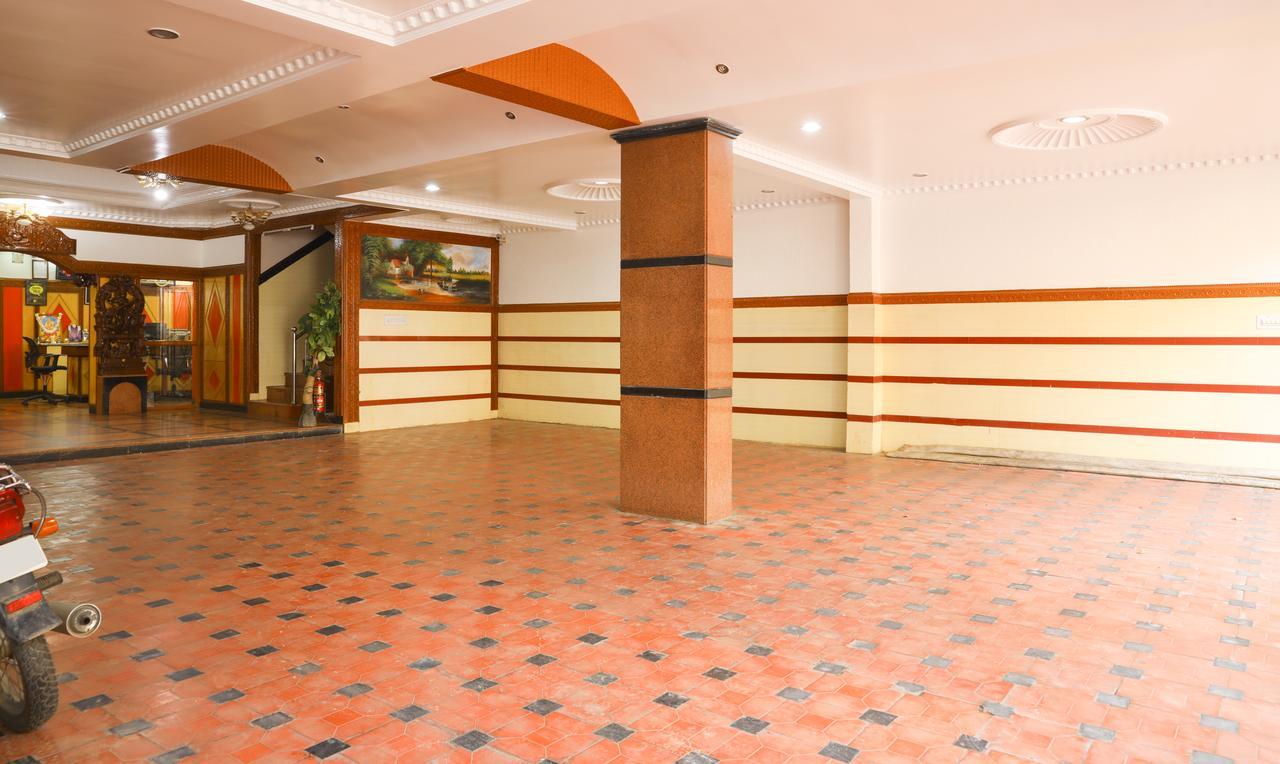 Treebo Nava Nidhi Comforts Bangalore Bagian luar foto