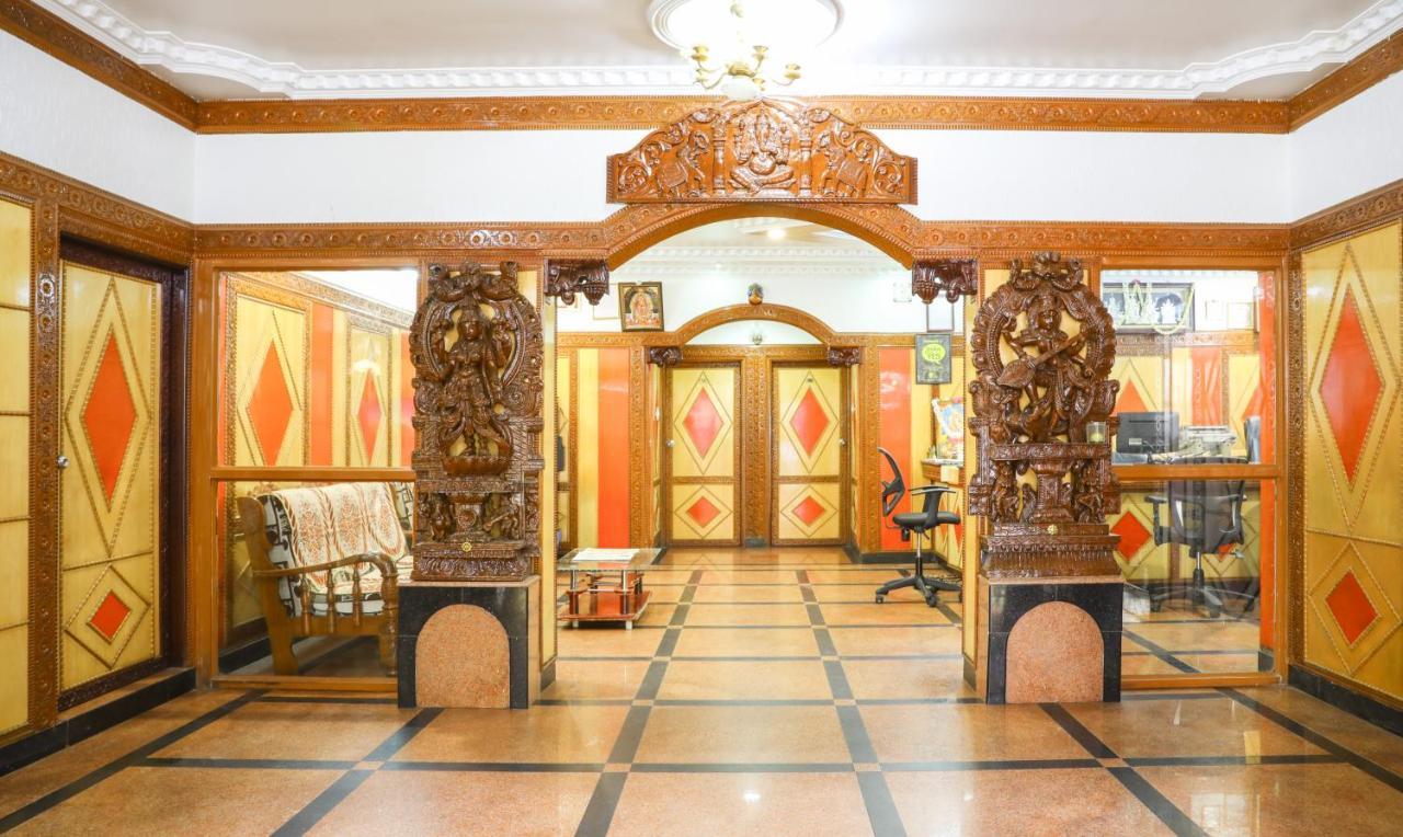 Treebo Nava Nidhi Comforts Bangalore Bagian luar foto