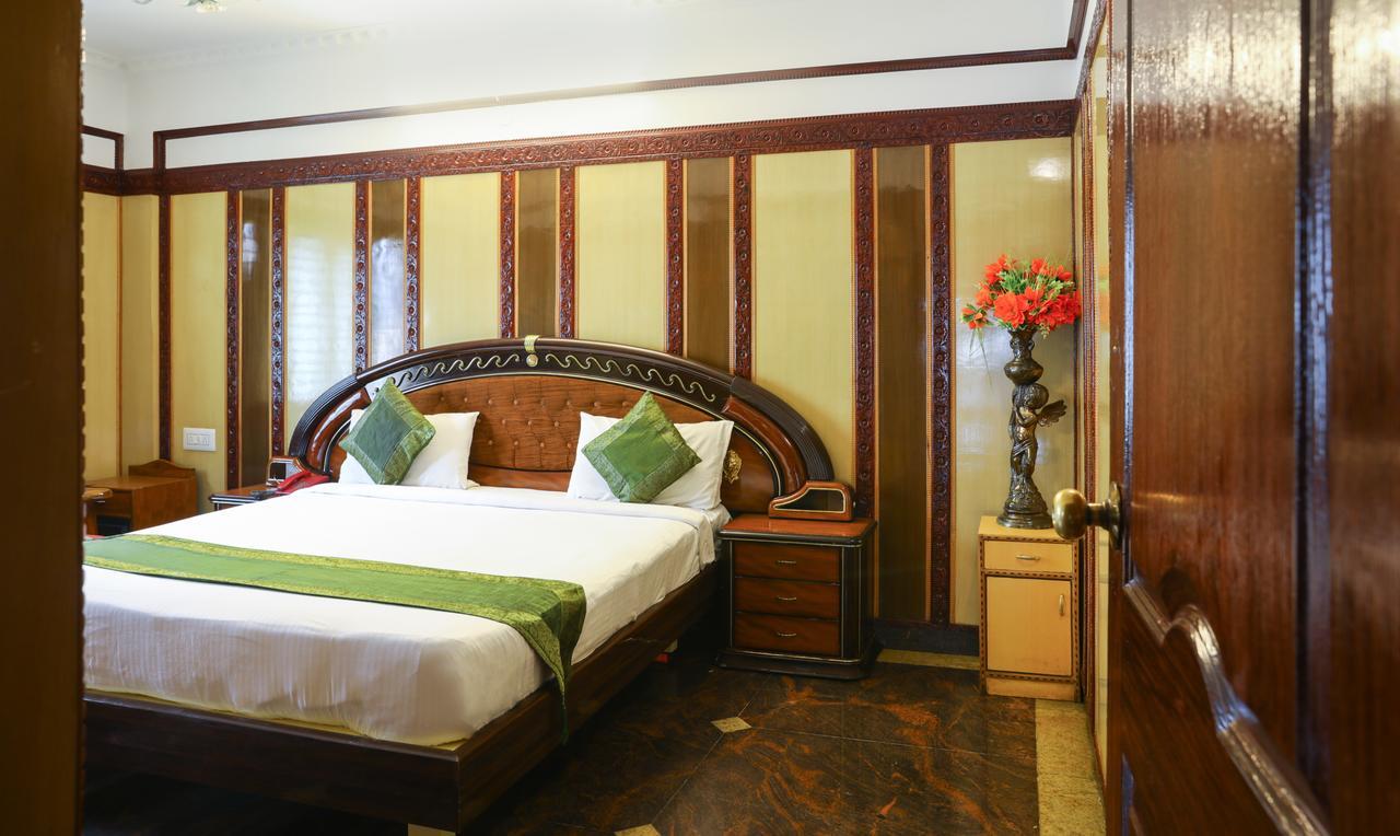 Treebo Nava Nidhi Comforts Bangalore Bagian luar foto