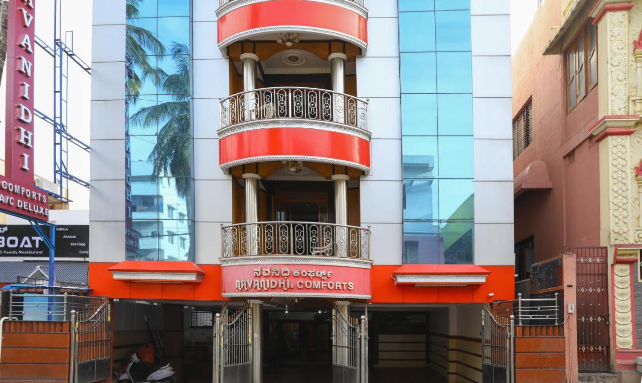 Treebo Nava Nidhi Comforts Bangalore Bagian luar foto