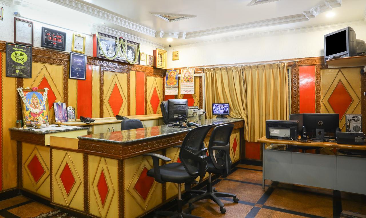 Treebo Nava Nidhi Comforts Bangalore Bagian luar foto